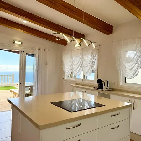 וילה Tequila *